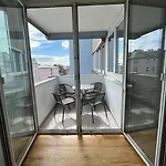 Farawayhomes Studio Vienna #H1